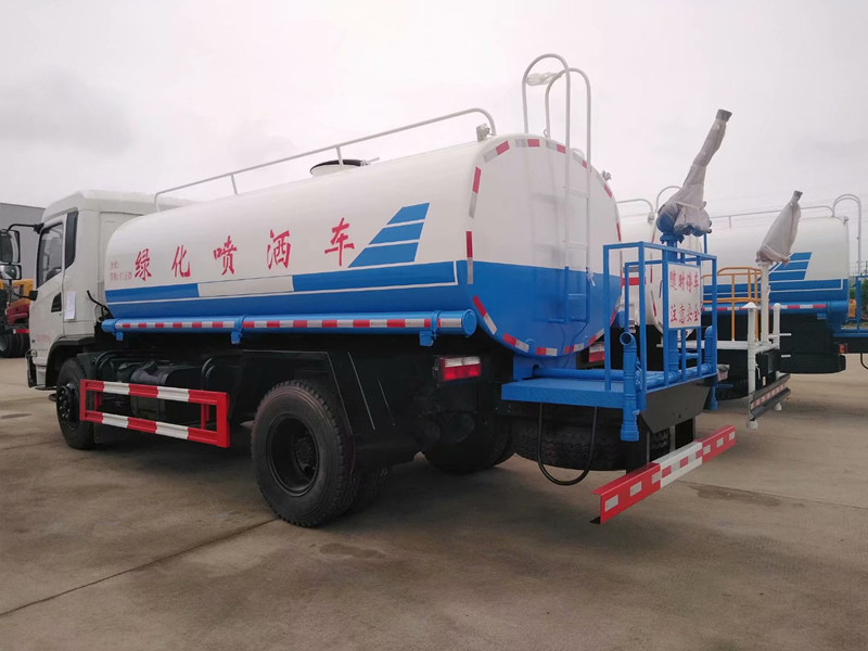 御虎玉柴公路灑水車 性價比之選，東風水車讓您放心省心